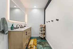 303 Union St, Valparaiso, IN 46383 - Photo 11