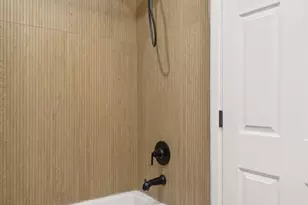 303 Union St, Valparaiso, IN 46383 - Photo 13