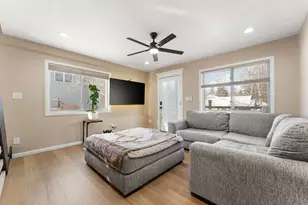 303 Union St, Valparaiso, IN 46383 - Photo 9