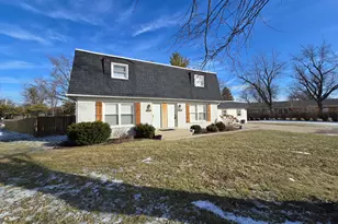 3608 W 73rd Ct, Merrillville, IN 46410 - Photo 3