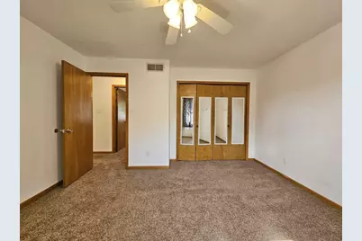 647 N Calumet Road, Chesterton, IN 46304 - Photo 17