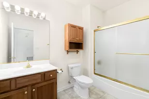 8951 Norris Dr, Hobart, IN 46342 - Photo 9