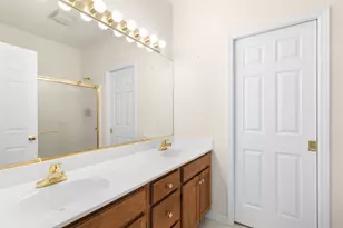 8951 Norris Dr, Hobart, IN 46342 - Photo 7