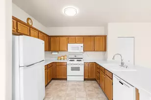 8951 Norris Dr, Hobart, IN 46342 - Photo 5