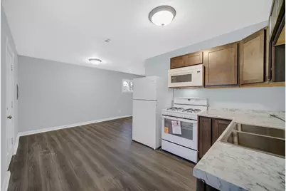 436 E 47th Place, Gary, IN 46409 - Photo 9