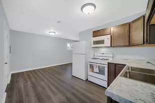 436 E 47th Pl, Gary, IN 46409 - Photo 9