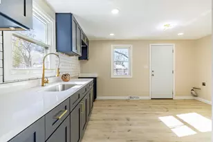 8406 Ellsworth Ct, Merrillville, IN 46410 - Photo 19