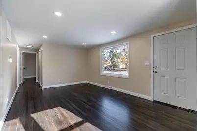 8406 Ellsworth Court, Merrillville, IN 46410 - Photo 9