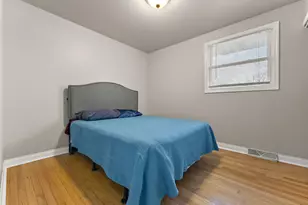 919 W 69th Pl, Merrillville, IN 46410 - Photo 9