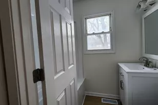 723 Fox River Rd, Valparaiso, IN 46385 - Photo 13