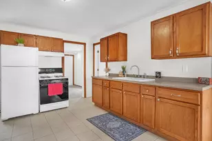 105 E Bates St, Hebron, IN 46341 - Photo 7