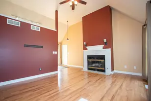 399 Conestoga Dr, Chesterton, IN 46304 - Photo 5