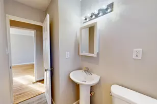 218 N Ash St, Hobart, IN 46342 - Photo 15