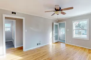 218 N Ash St, Hobart, IN 46342 - Photo 9