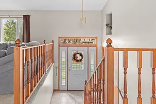 372 Radcliff Dr, Valparaiso, IN 46383 - Photo 5