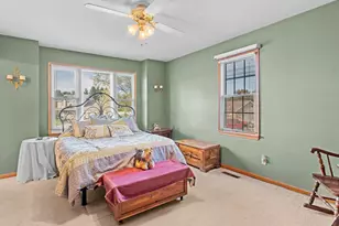 372 Radcliff Dr, Valparaiso, IN 46383 - Photo 15