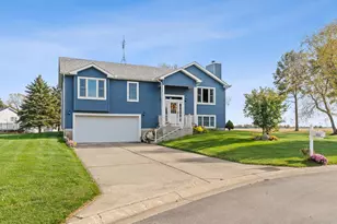 372 Radcliff Dr, Valparaiso, IN 46383 - Photo 3