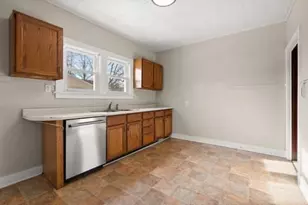 253 S Greenwich St, Valparaiso, IN 46383 - Photo 7