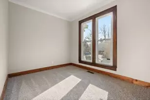 253 S Greenwich St, Valparaiso, IN 46383 - Photo 5