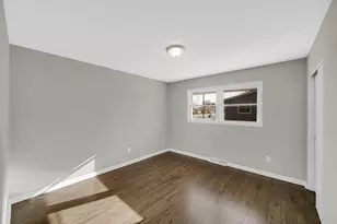 326 S Lasalle St, Hobart, IN 46342 - Photo 11