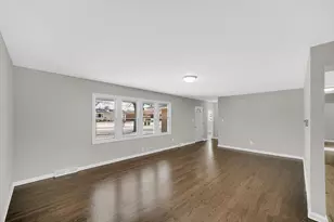 326 S Lasalle St, Hobart, IN 46342 - Photo 9