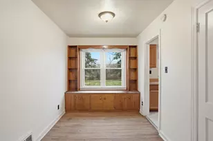 1017 W 63rd Ave, Merrillville, IN 46410 - Photo 7