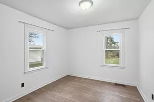 1017 W 63rd Ave, Merrillville, IN 46410 - Photo 11