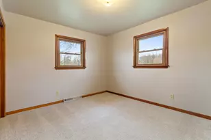 2201 Linda Rd, Valparaiso, IN 46383 - Photo 17