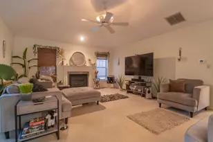 215 Dundee St, Valparaiso, IN 46385 - Photo 3