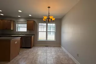 215 Dundee St, Valparaiso, IN 46385 - Photo 9