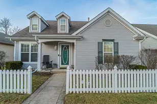 215 Dundee St, Valparaiso, IN 46385 - Photo 1