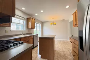 215 Dundee St, Valparaiso, IN 46385 - Photo 7