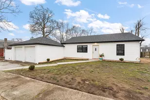 25 E Grove St, Wheatfield, IN 46392 - Photo 3