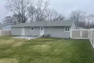 7704 Hendricks Pl, Merrillville, IN 46410 - Photo 15