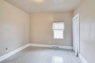 329 Pierce St, Gary, IN 46402 - Photo 11