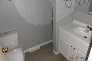 6813 Tyler St, Merrillville, IN 46410 - Photo 7