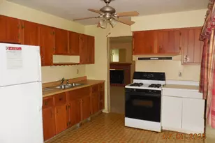 6813 Tyler St, Merrillville, IN 46410 - Photo 5