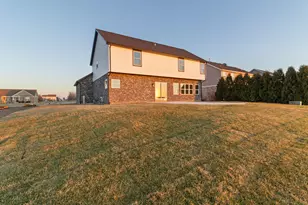10138 Sentry Dr, Saint John, IN 46373 - Photo 5