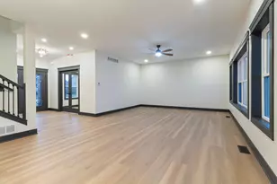 10138 Sentry Dr, Saint John, IN 46373 - Photo 9