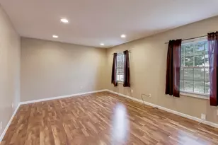 816 E 39th Ln, Griffith, IN 46319 - Photo 5