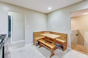 816 E 39th Ln, Griffith, IN 46319 - Photo 9