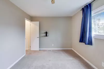 816 E 39th Lane, Griffith, IN 46319 - Photo 15