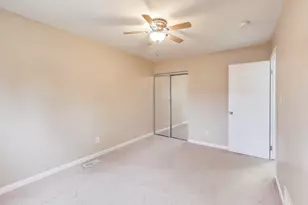 816 E 39th Ln, Griffith, IN 46319 - Photo 19