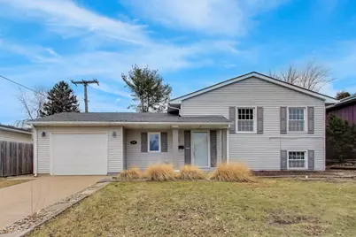 816 E 39th Lane, Griffith, IN 46319 - Photo 1