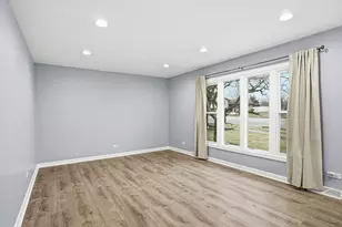 2431 Hickory Dr, Dyer, IN 46311 - Photo 7