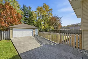 2431 Hickory Dr, Dyer, IN 46311 - Photo 35