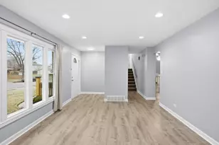 2431 Hickory Dr, Dyer, IN 46311 - Photo 9