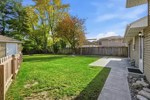 2431 Hickory Dr, Dyer, IN 46311 - Photo 31