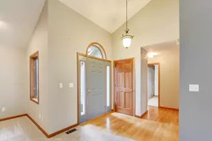 1642 Commodore Ln, Chesterton, IN 46304 - Photo 5