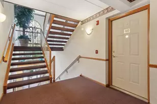 810 Swan Dr, Dyer, IN 46311 - Photo 3